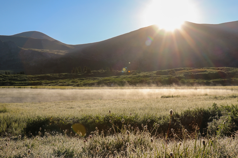 An image depicting the trail Mount Bierstadt and Mount Evans Trail and its surrounding area.
