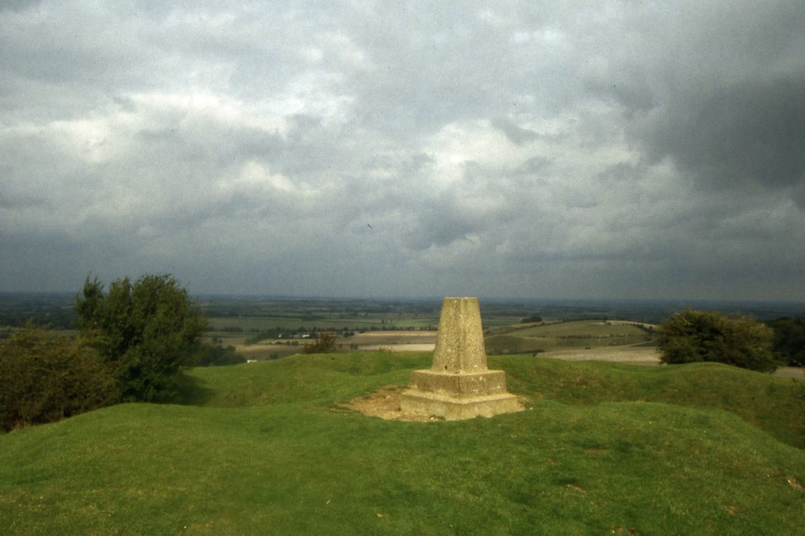 An image depicting the trail Deacon Hill Loop and its surrounding area.