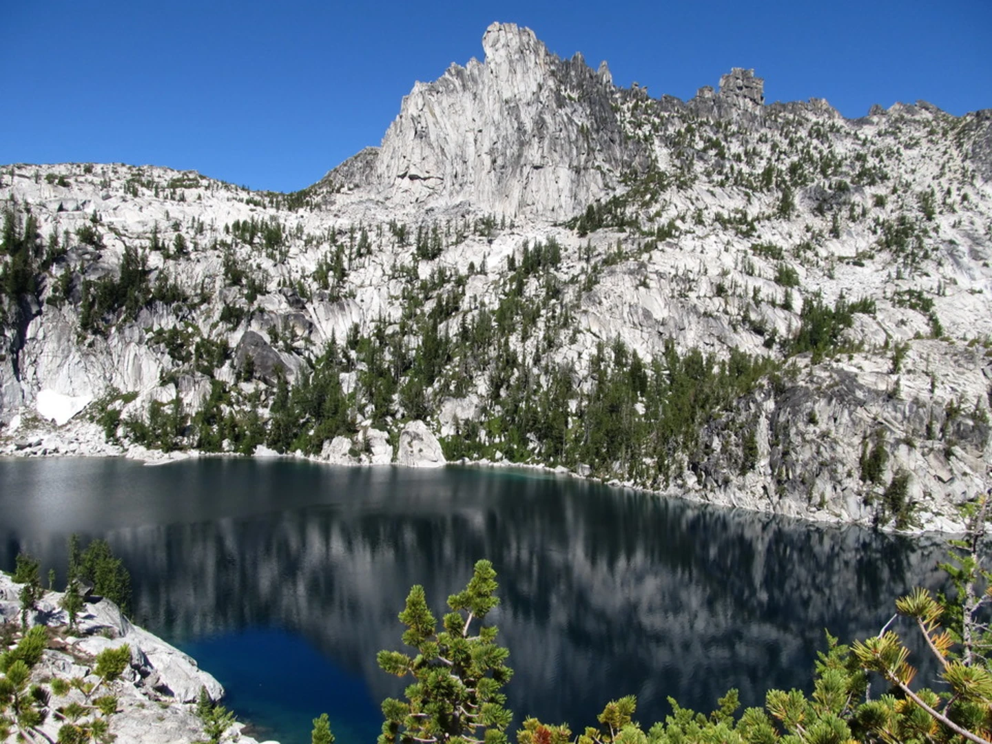 An image depicting the trail Paddy Go Easy Pass to Sprite Lake Trail and its surrounding area.