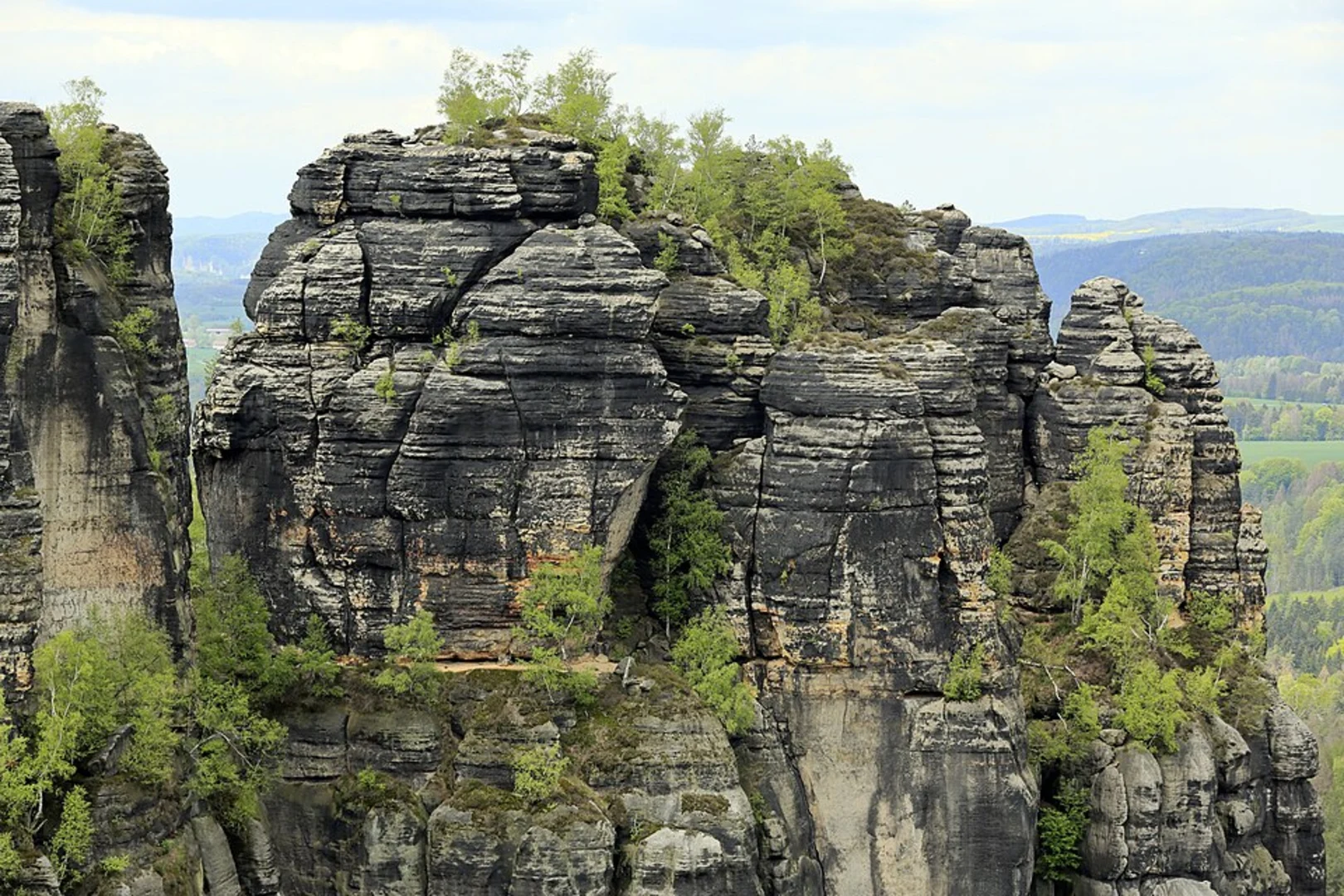 An image depicting the trail Malerweg and Postelwitz - Zeughaus and its surrounding area.