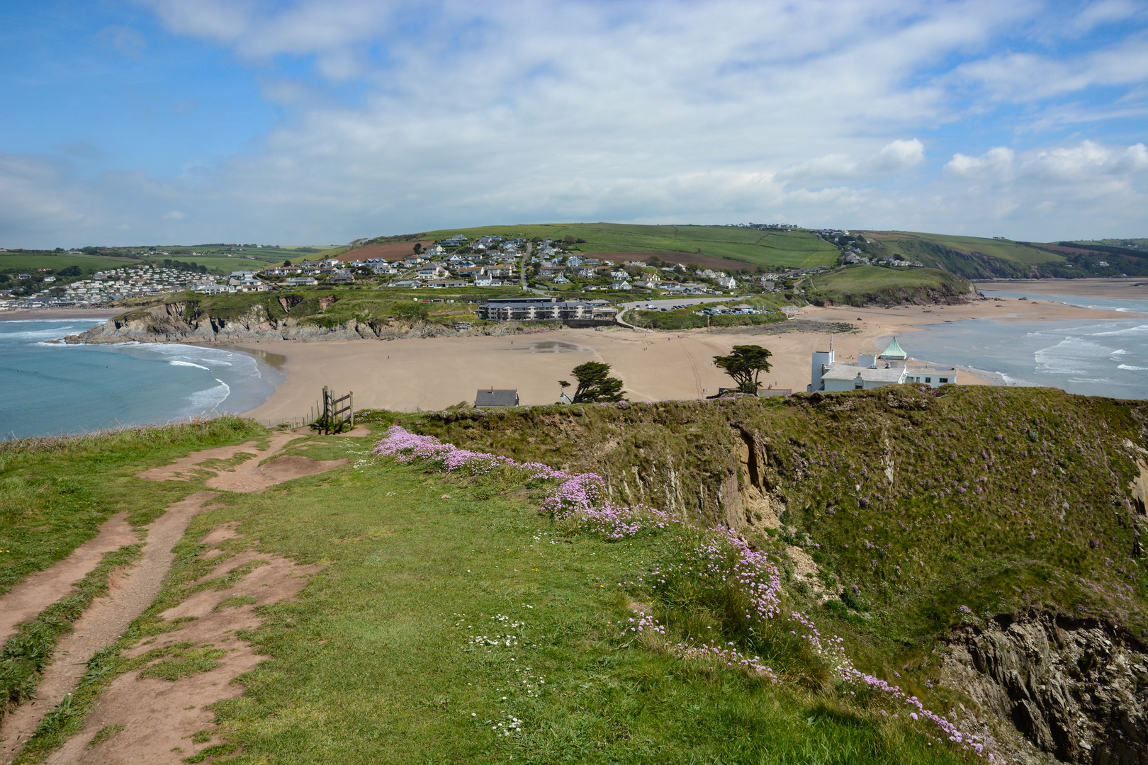 An image depicting the trail Burgh Island Walk and its surrounding area.
