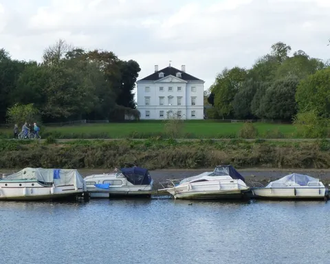 An image depicting the trail Marble Hill Park and its surrounding area.