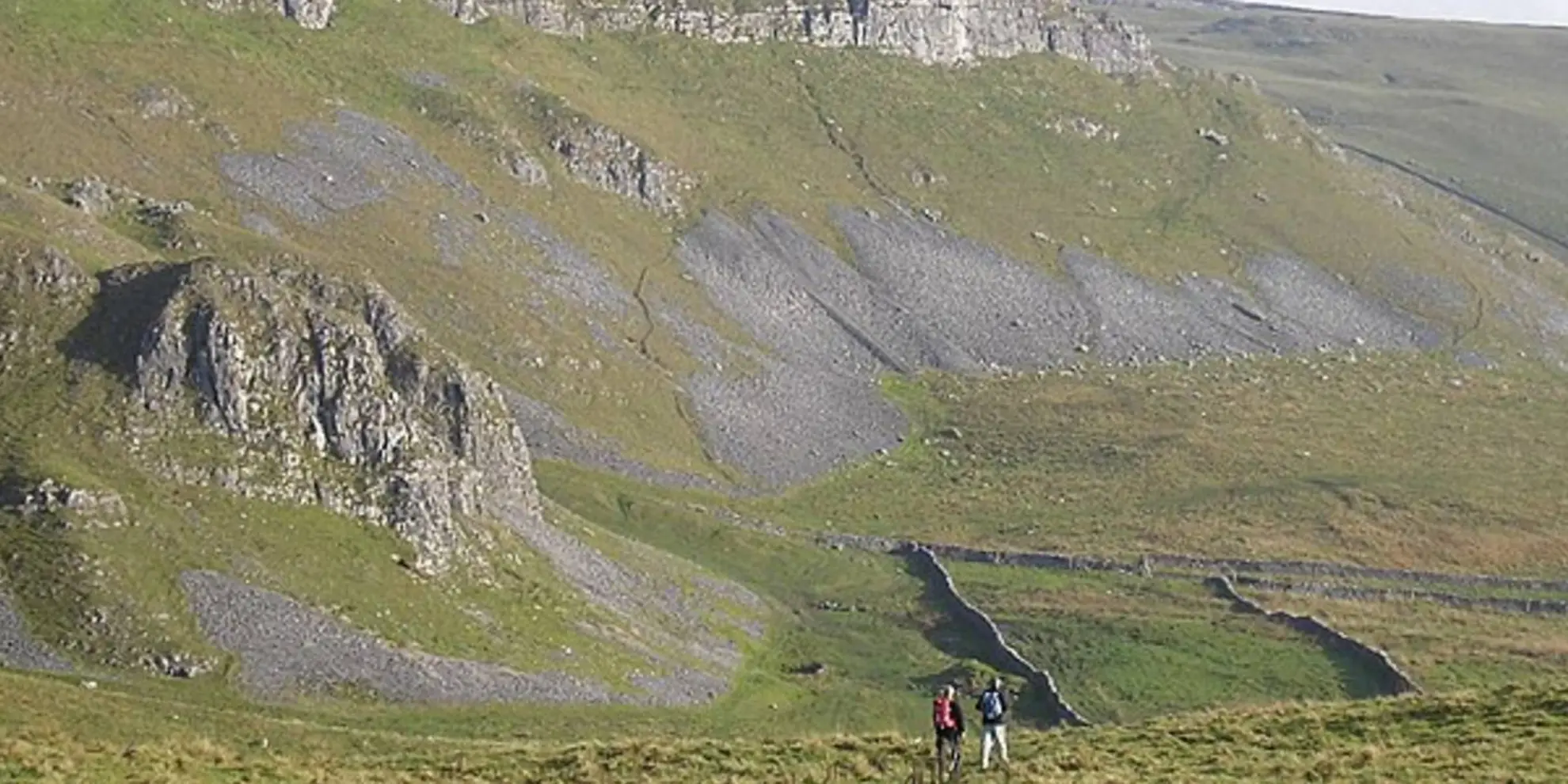 An image depicting the trail Attermire Scar and Victoria Cave from Settle and its surrounding area.