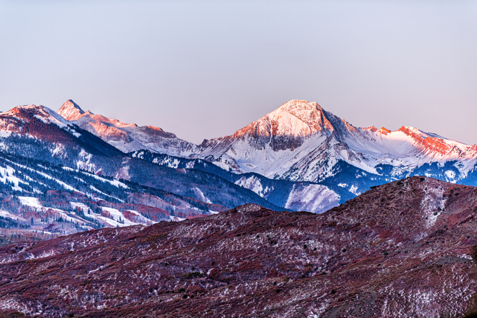 An image depicting the trail Capitol Peak Trail and its surrounding area.