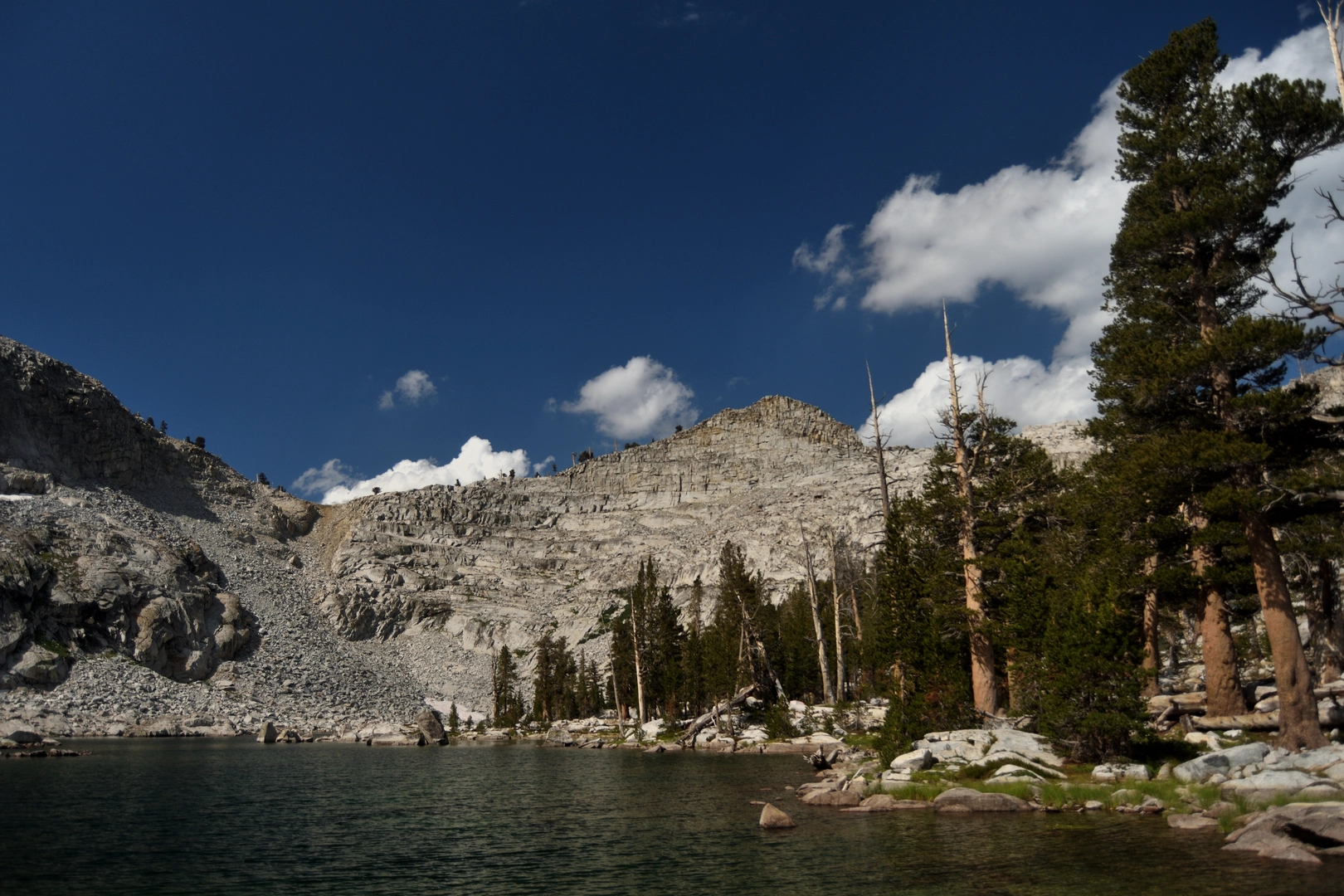 An image depicting the trail Eagle Lake via White Chief Trail and its surrounding area.