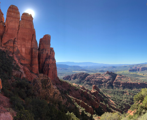 An image depicting the trail HT Trail via Bell Rock Pathway Trail and its surrounding area.