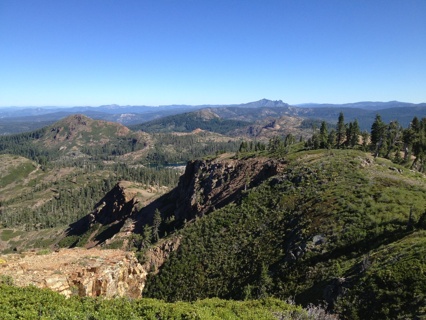 An image depicting the trail Round Lake Trail and Silver Lake Loop Trail and its surrounding area.