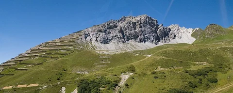 An image depicting the trail Davos Glaris to Schatzalp Trail and its surrounding area.