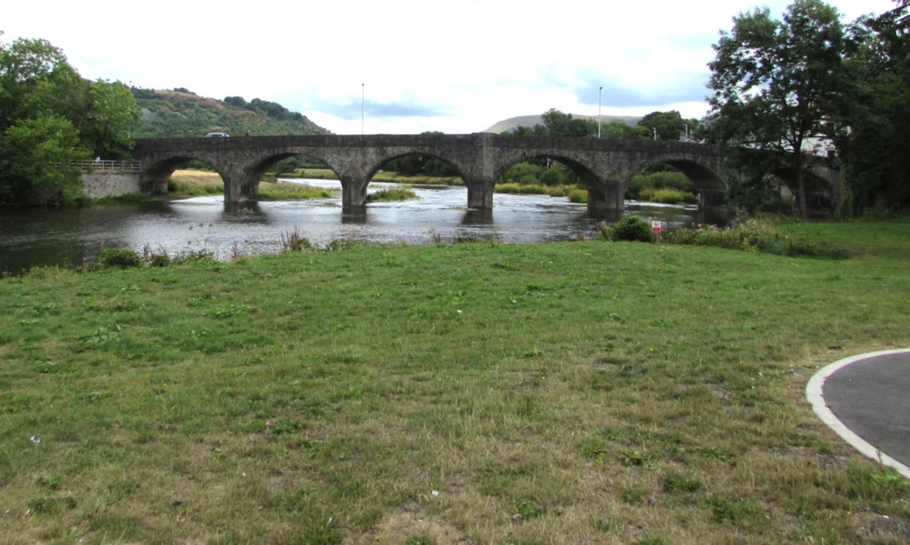 An image depicting the trail Builth Wells Town Walk and its surrounding area.