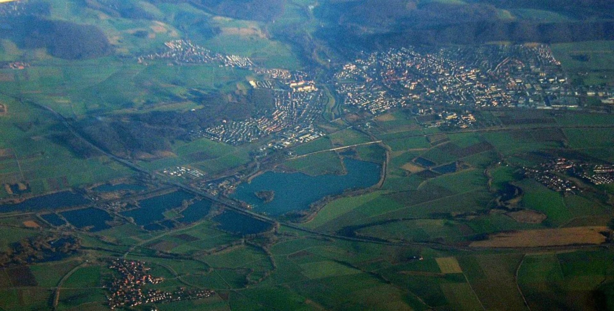 An image depicting the trail Grotzinger Baggersee Loop and its surrounding area.