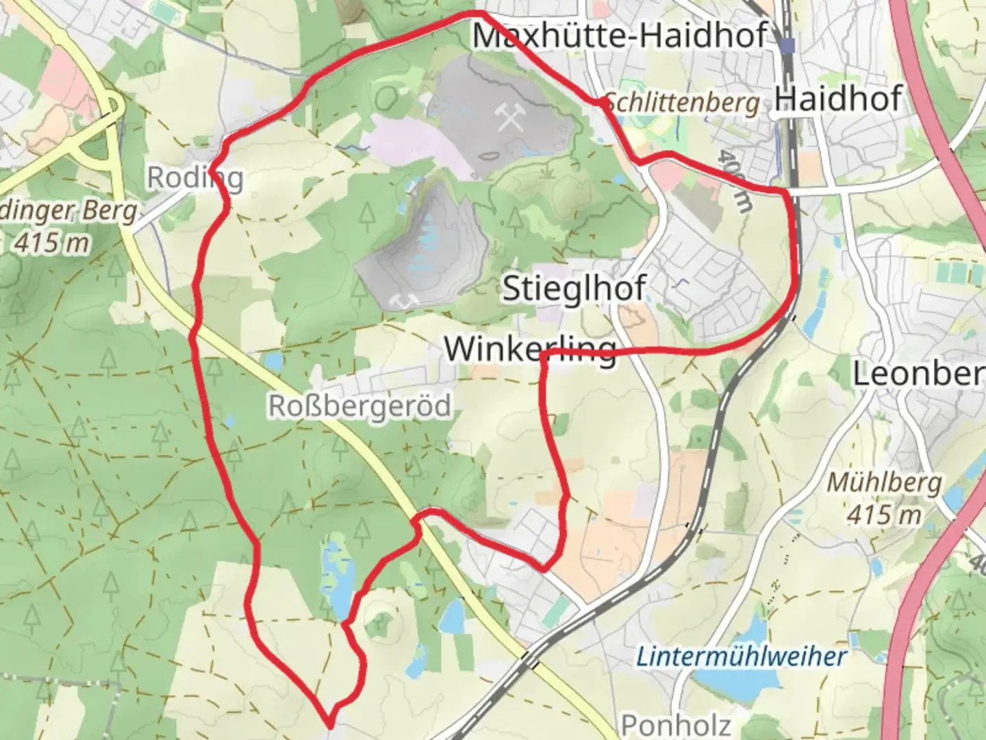 An image depicting the trail Sauforstrunde Loop and its surrounding area.