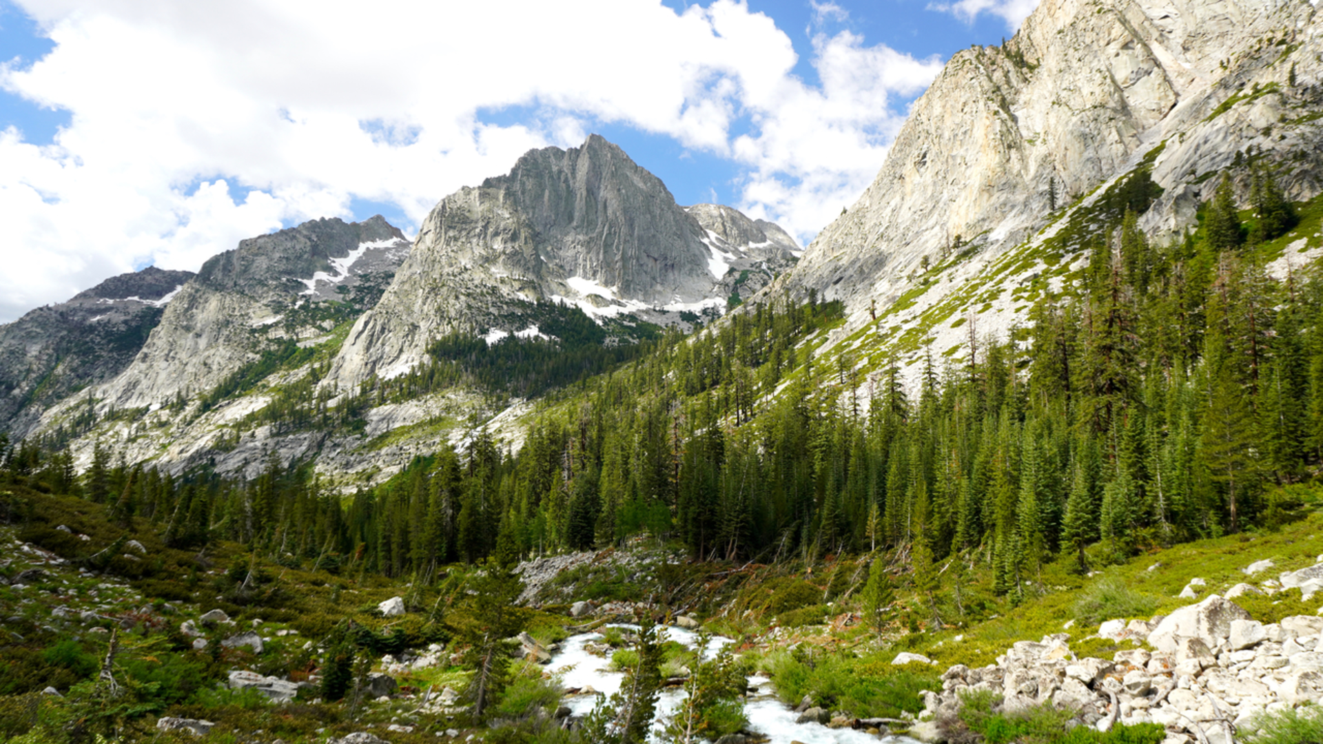 An image depicting the trail Sallie Keys Cutoff via Pacific Crest Trail and its surrounding area.