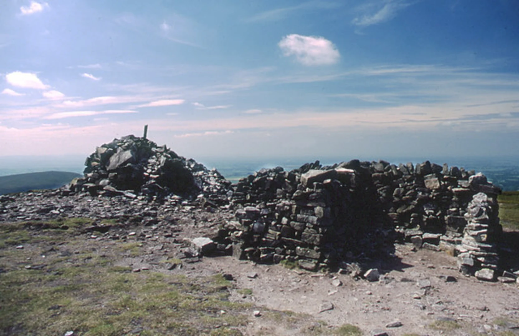 An image depicting the trail Parlick and Fair Snape Fell and its surrounding area.