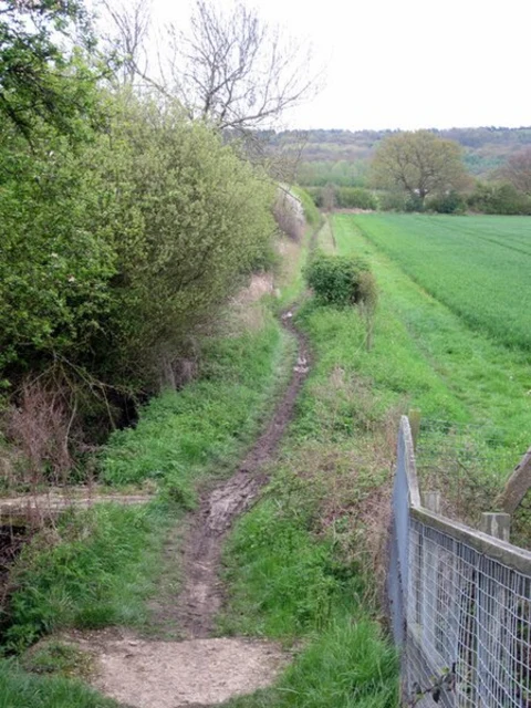 An image depicting the trail Woburn Sands Walk and its surrounding area.