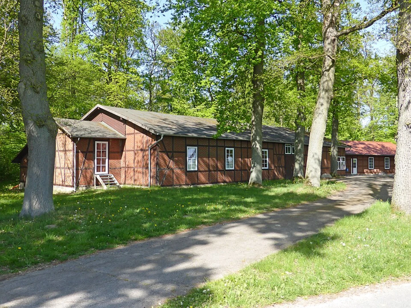 An image depicting the trail Schweimker Holz Loop and its surrounding area.