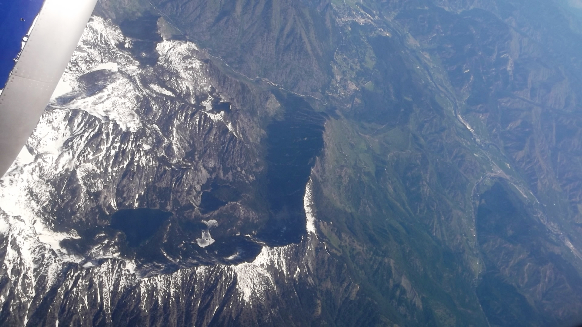 An image depicting the trail The Enchantments Trail and its surrounding area.