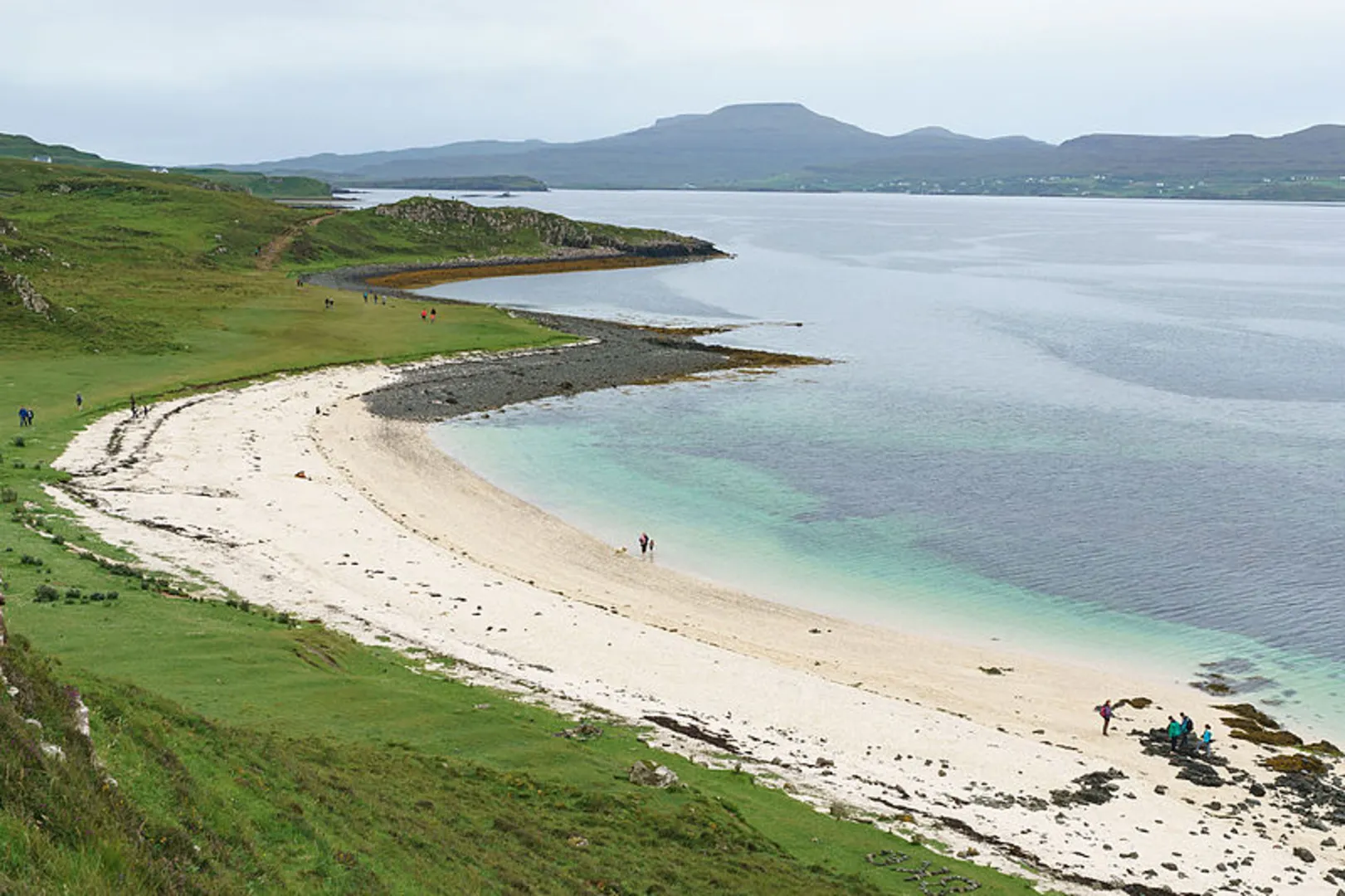 An image depicting the trail Coral Beach Walk and its surrounding area.