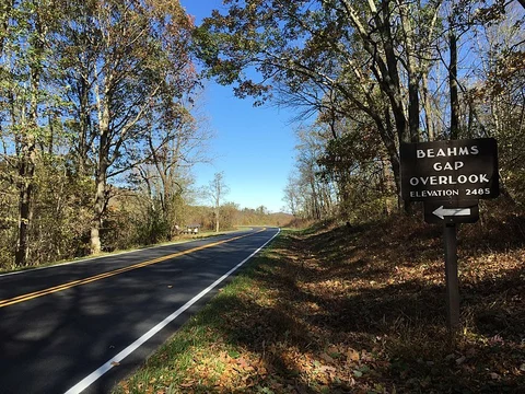 An image depicting the trail Pass Mountain Summit via Appalachian Trail and its surrounding area.
