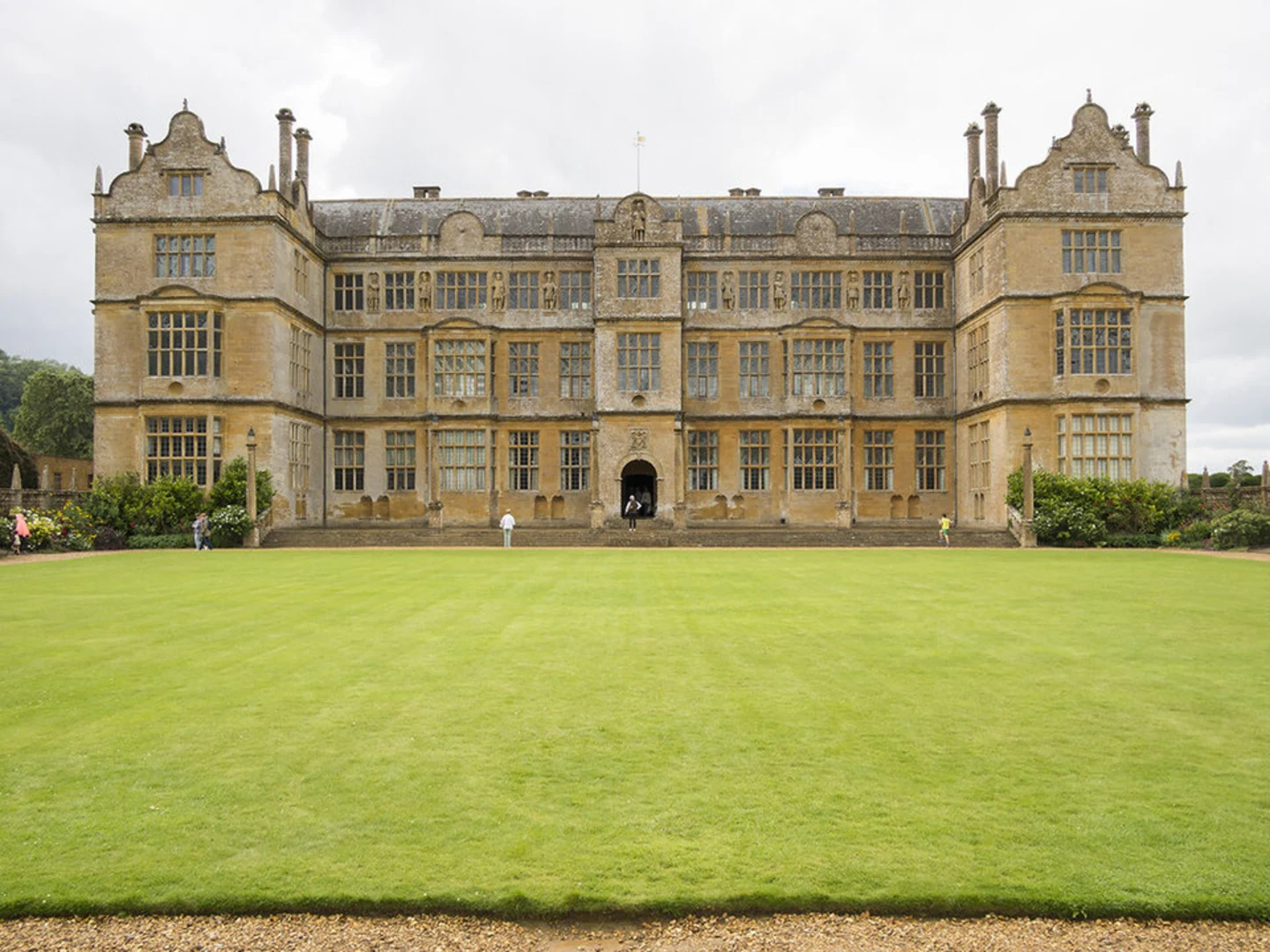 An image depicting the trail Montacute House and its surrounding area.