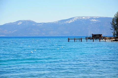 An image depicting the trail Lost Lake via Rubicon Trail and its surrounding area.