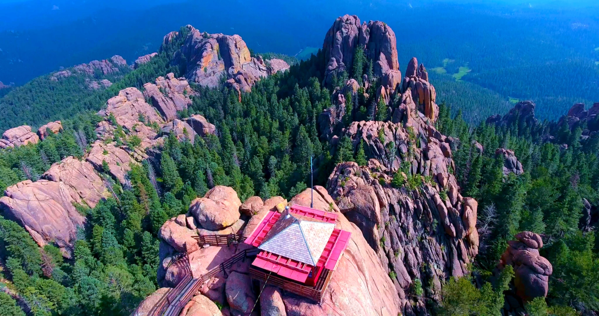 An image depicting the trail Zinn Trail via Devils Head Trail and its surrounding area.