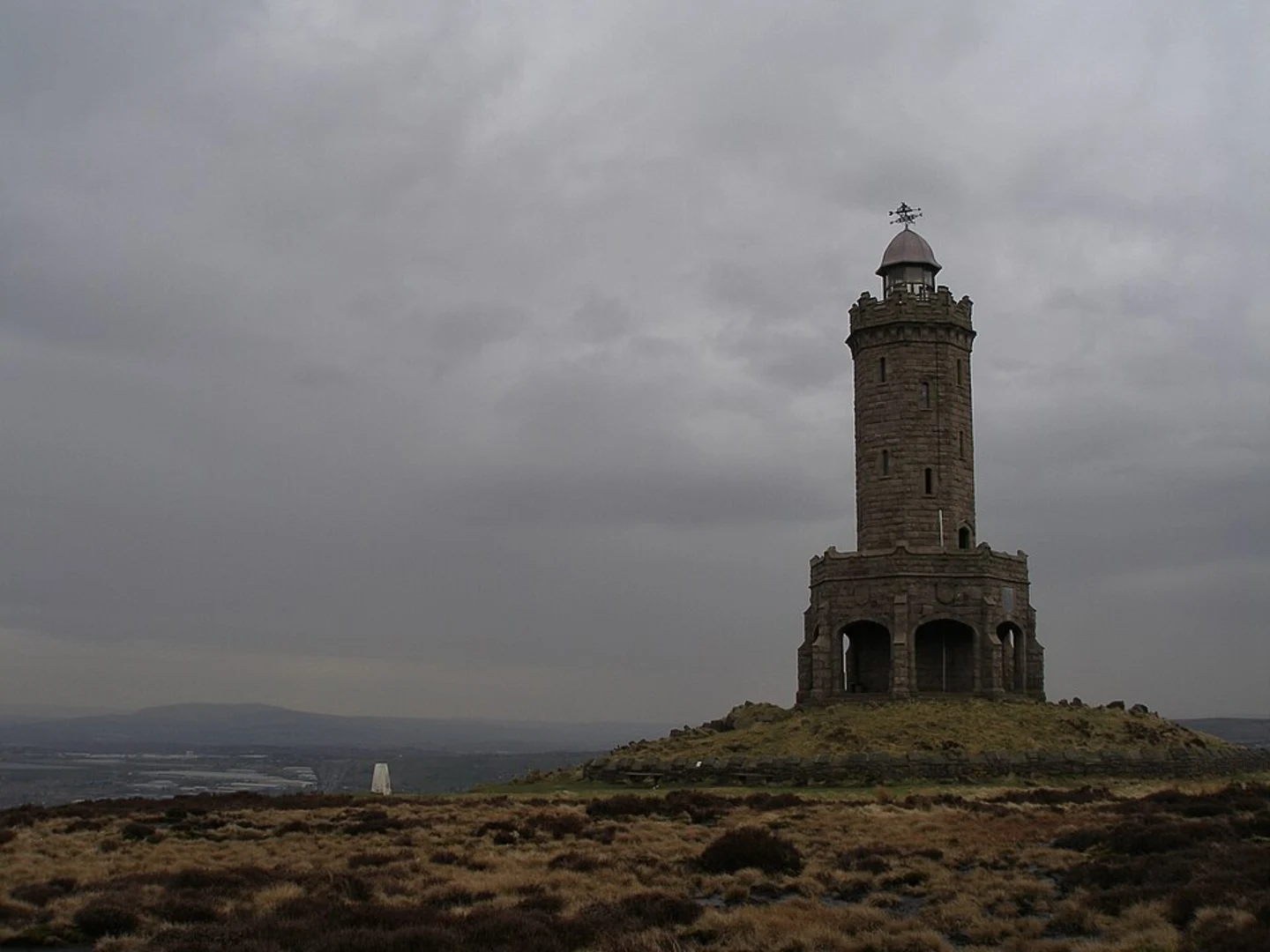 An image depicting the trail Upper Roddlesworth Reservoir, Earnsdale Reservoir and Bigger Hill Loop and its surrounding area.