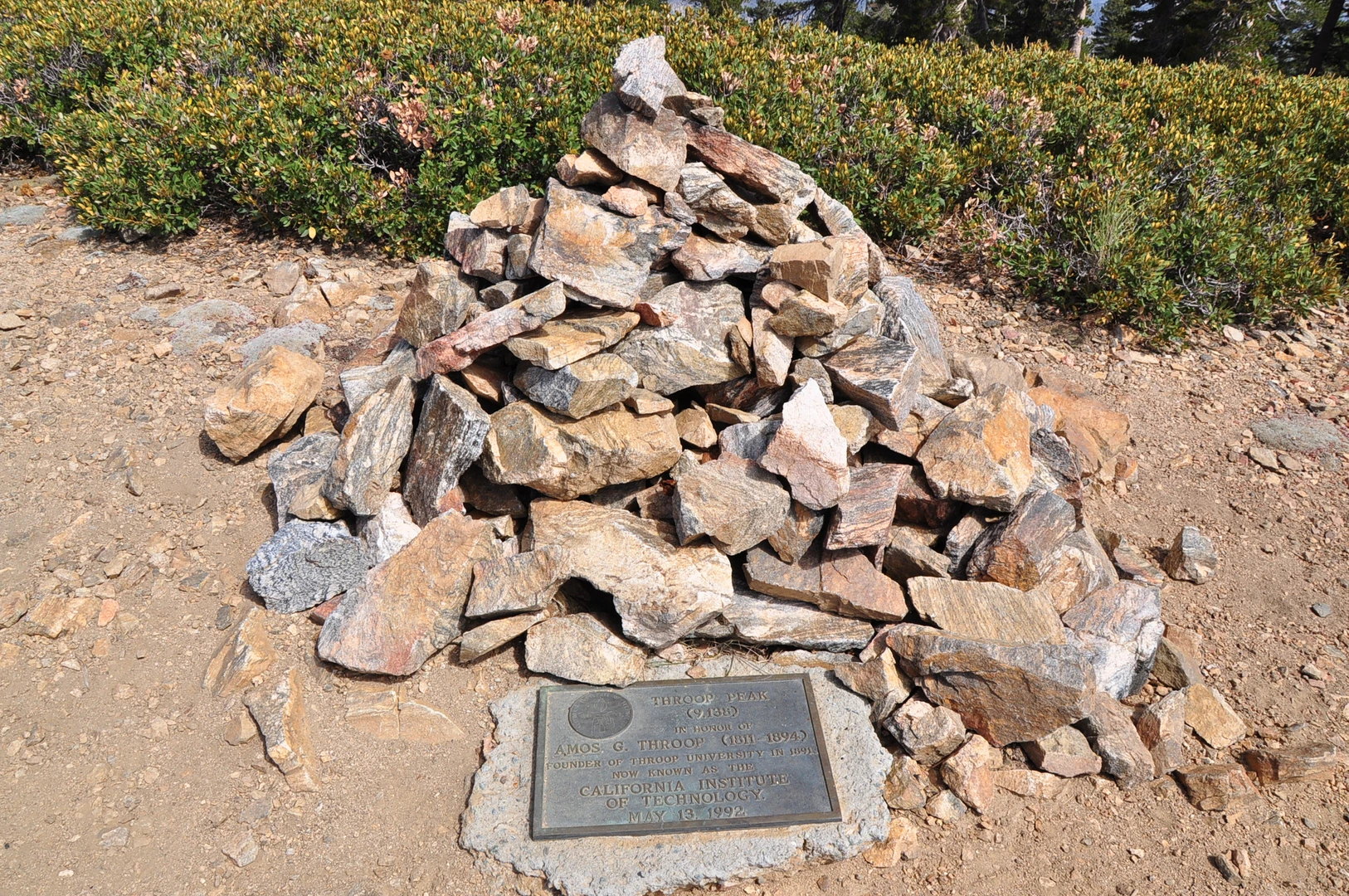 An image depicting the trail Throop Peak and South Mount via Silver Moccasin Trail and its surrounding area.