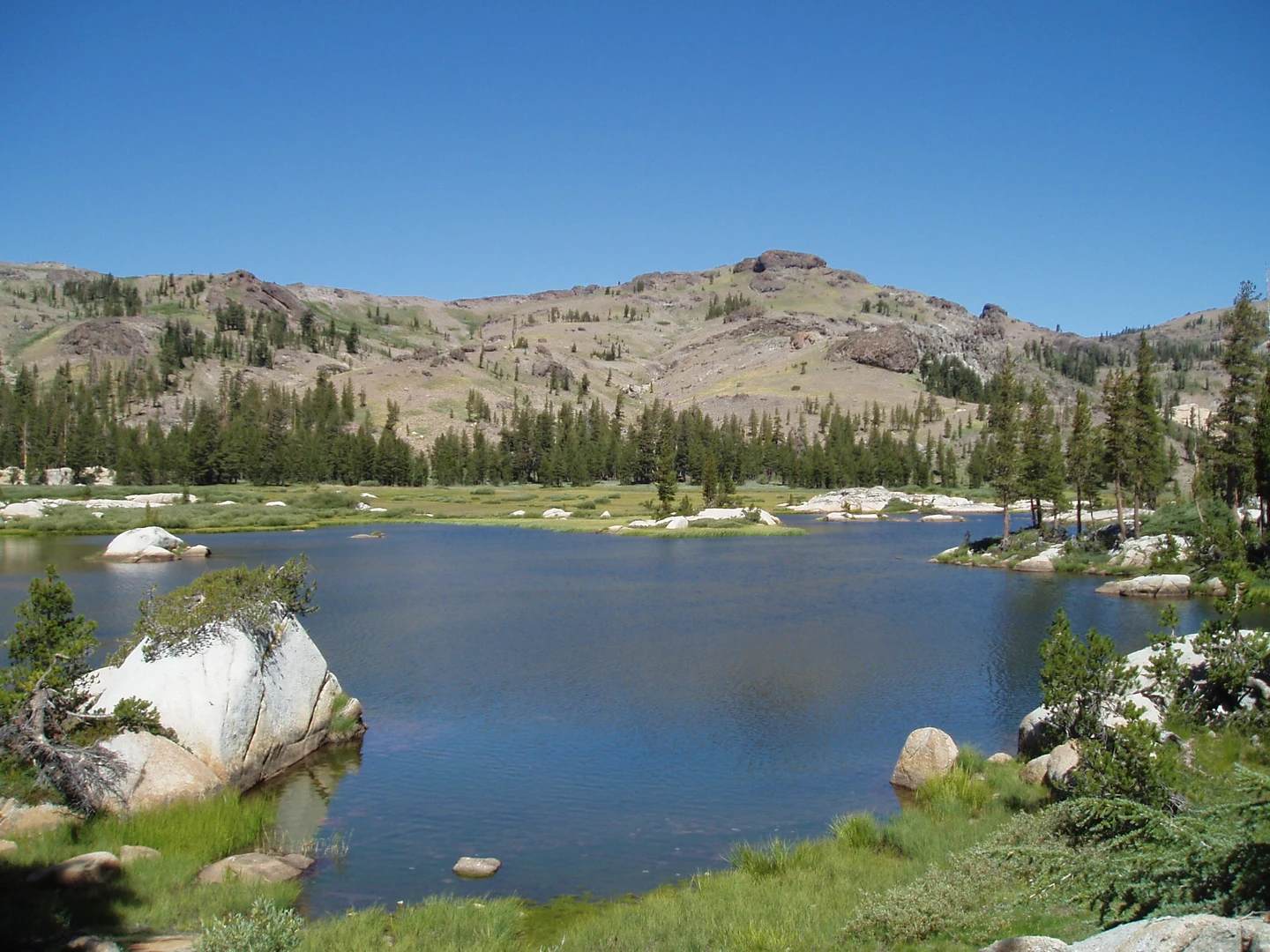 An image depicting the trail Granite Dome and Ridge Lake via Relief Reservoir Trail and its surrounding area.