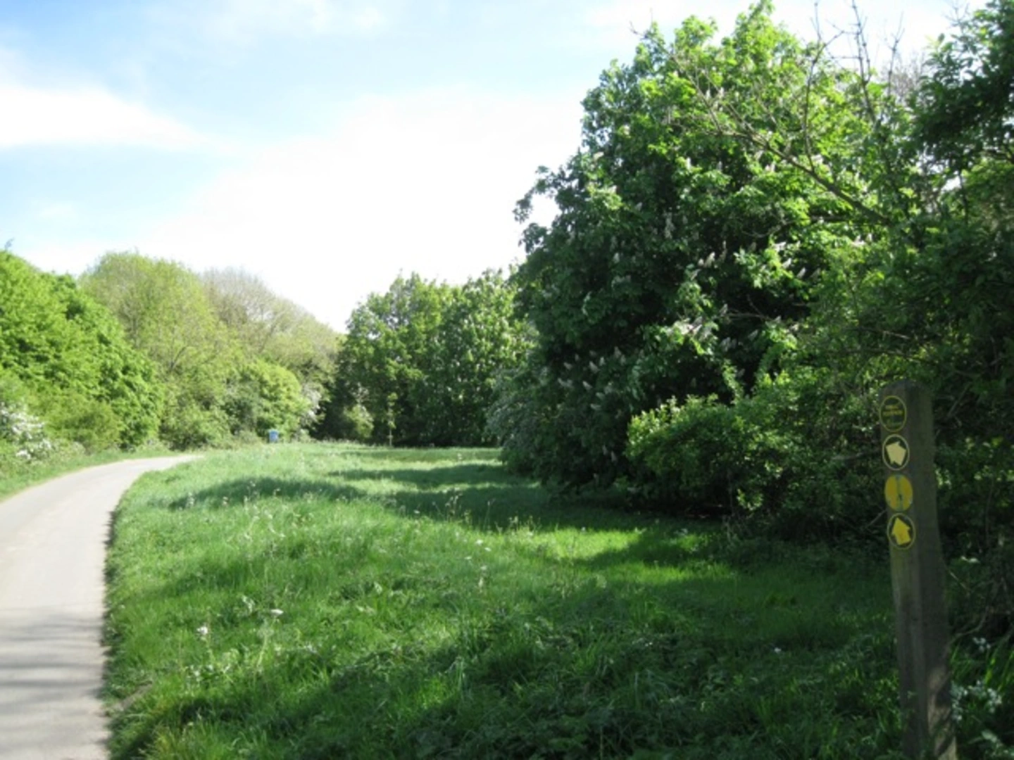 An image depicting the trail Lowsonford and Yarningale Common Loop and its surrounding area.