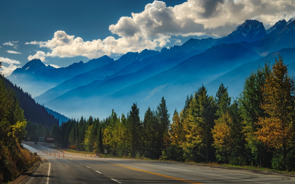 An image depicting the trail Glacier National Park Of Canada and its surrounding area.