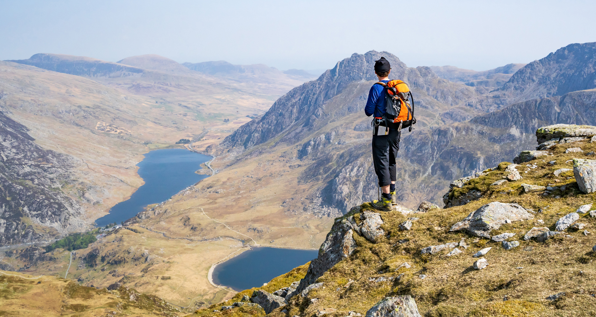 An image depicting the trail Y Garn and Carnedd y Filiast from Ogwen Cottage and its surrounding area.