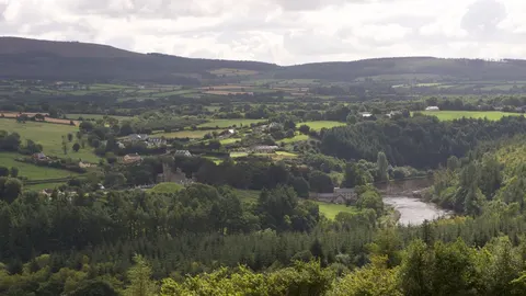 An image depicting the trail Barrow Way and its surrounding area.