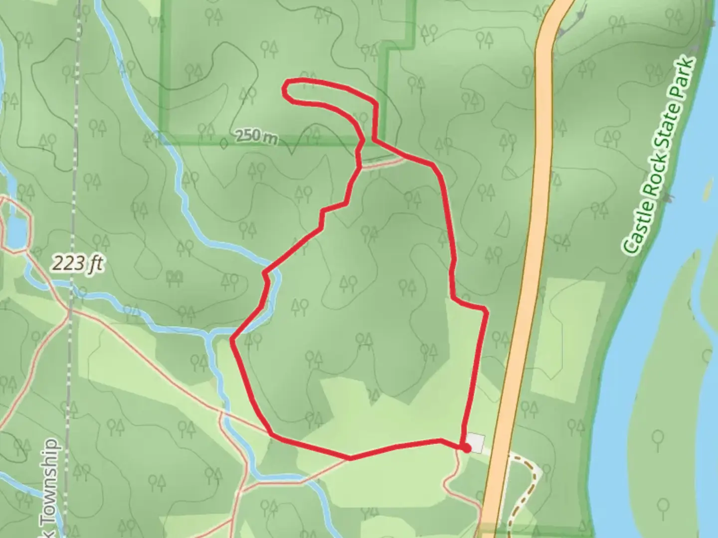 An image depicting the trail Oak Ridge and Pond Loop Trail and its surrounding area.