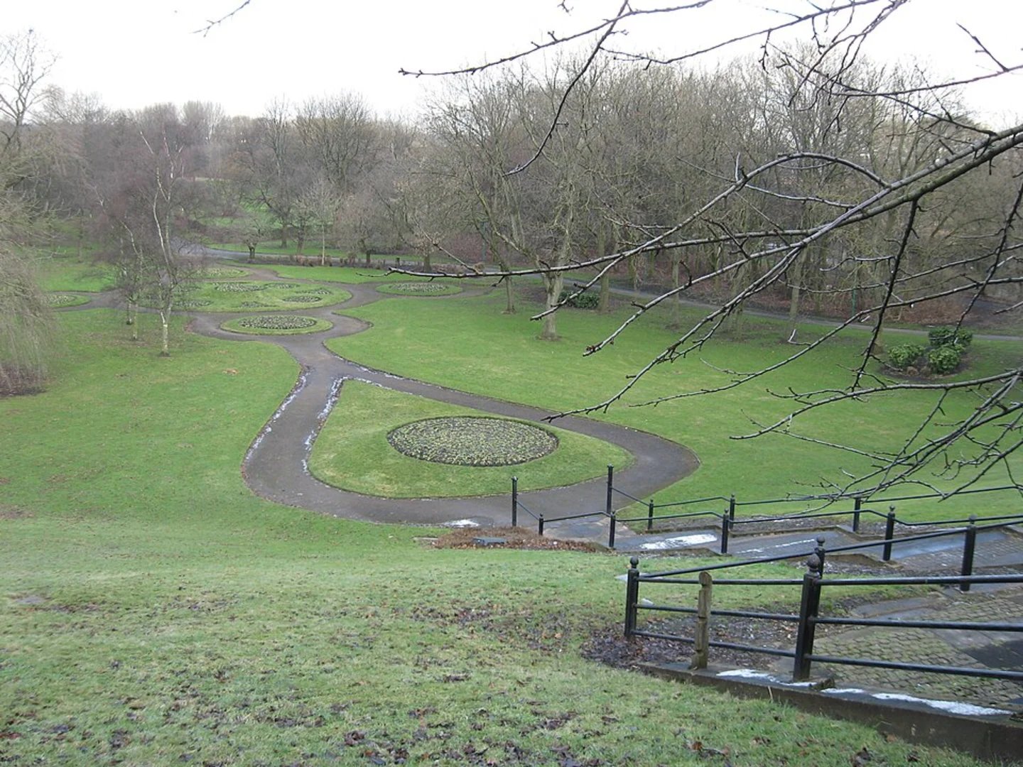 An image depicting the trail Peel Park and Crescent Meadow Loop and its surrounding area.