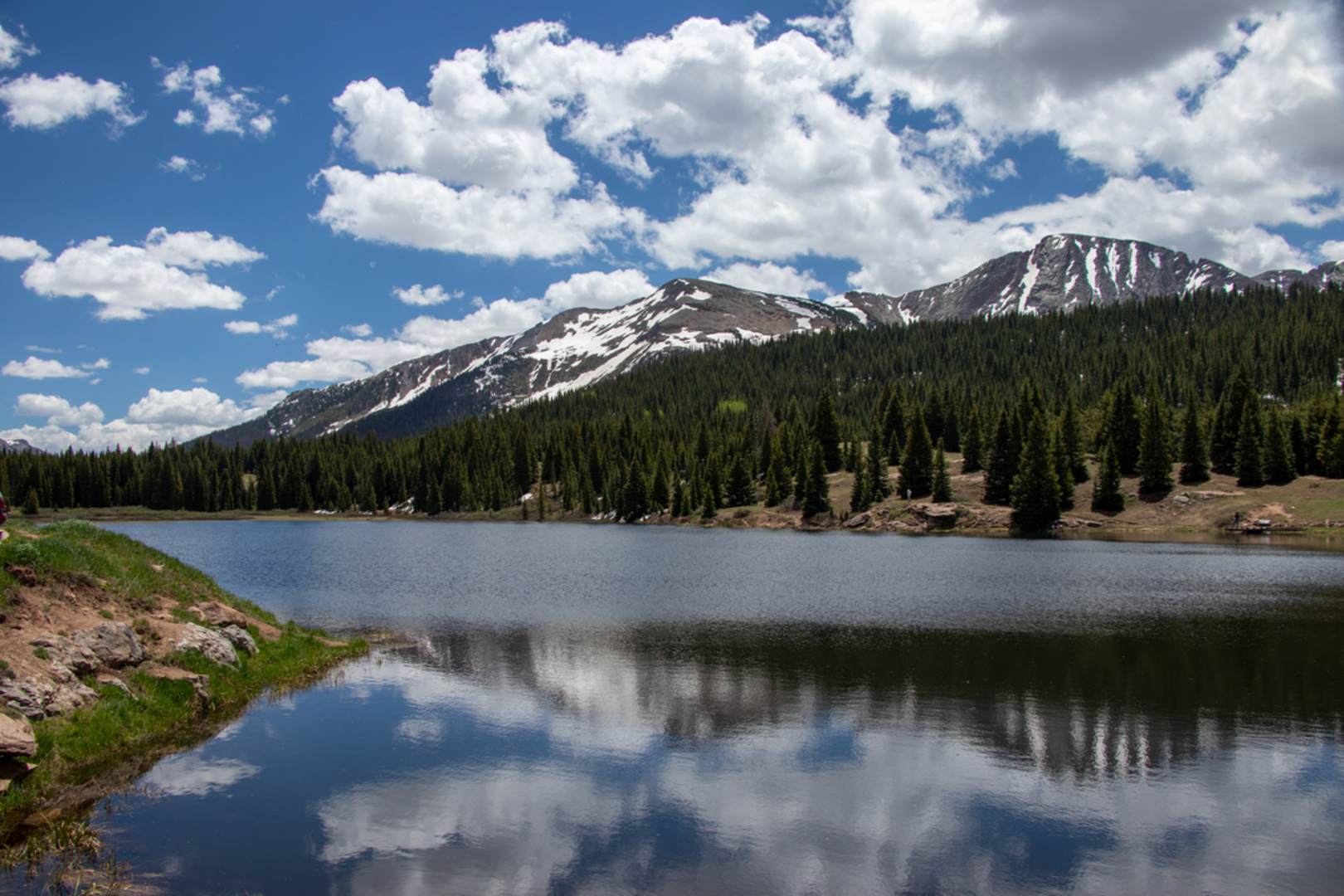 An image depicting the trail Andrews Lake Horse Trail and its surrounding area.