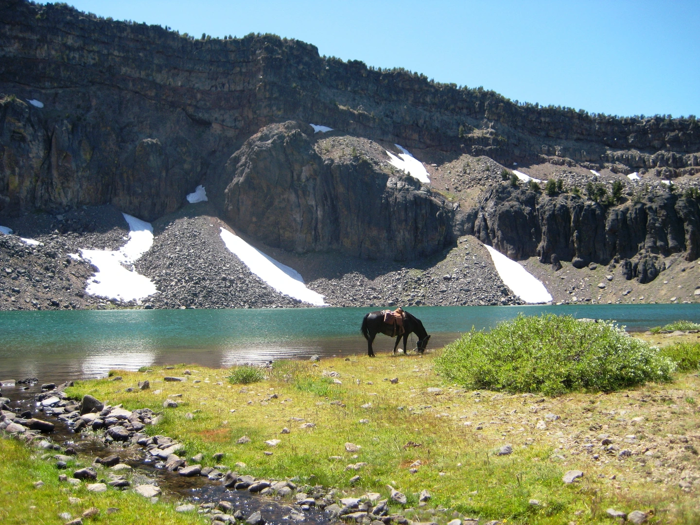 An image depicting the trail Patterson Lake via Summit Trail and its surrounding area.