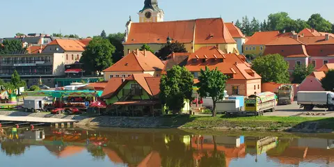 An image depicting the trail Stezka údolím Lužnice Toulavou Lužnice Valley Hiking Trail and its surrounding area.