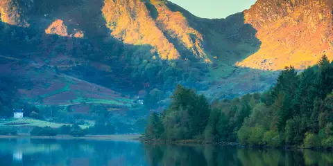 An image depicting the trail Hostels Walk from Aber and its surrounding area.