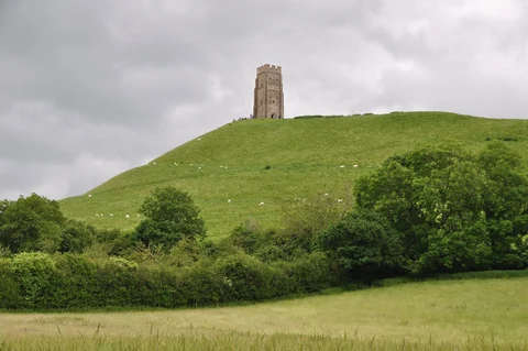 An image depicting the trail Glastonbury Tor from Stone Down Lane and its surrounding area.