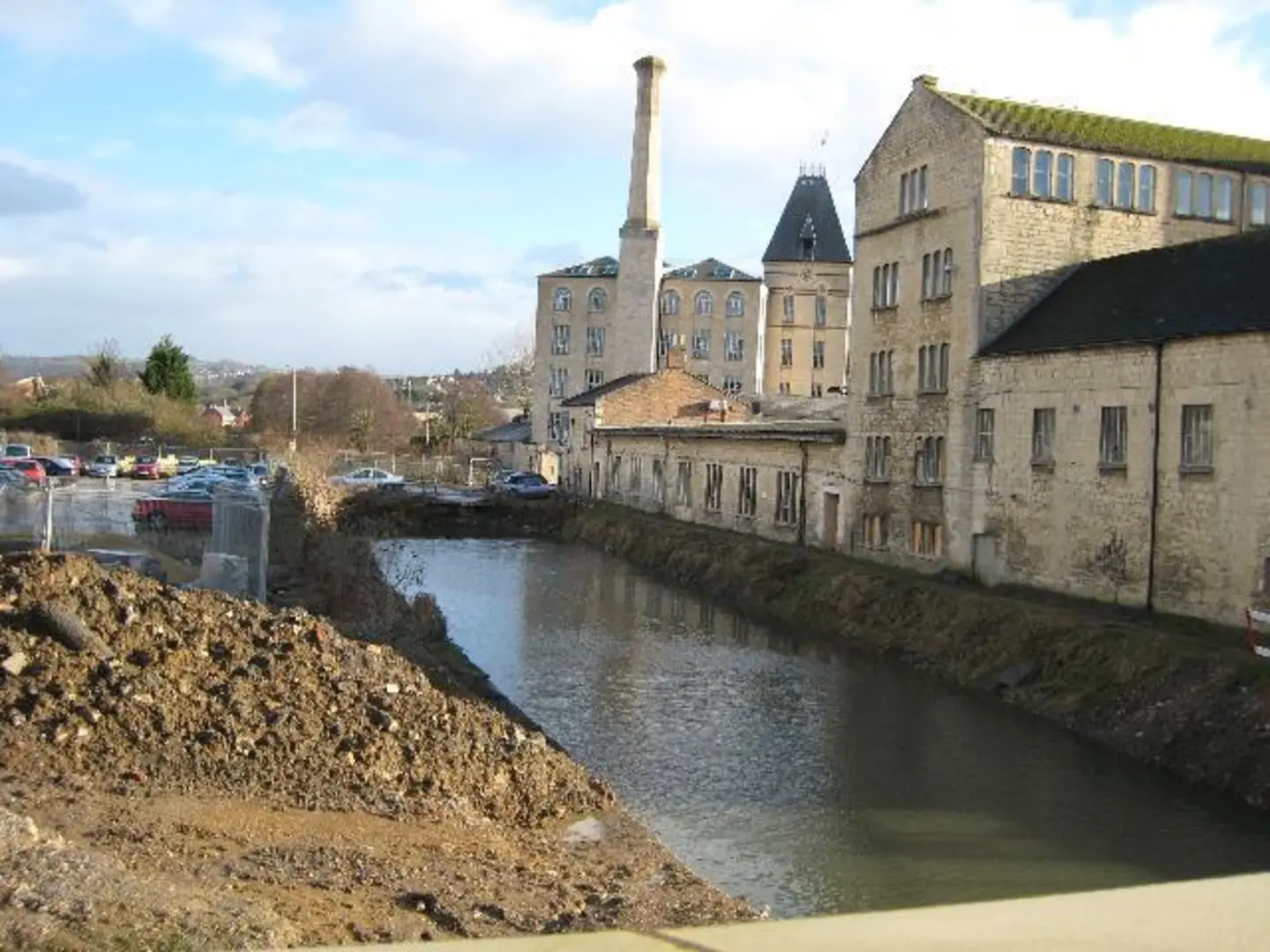 An image depicting the trail Stroud to Stonehouse Walk and its surrounding area.