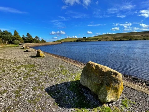 An image depicting the trail Redmires Lower Reservoir and White Stones Loop and its surrounding area.