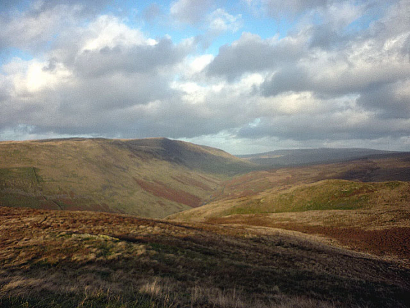 An image depicting the trail Fellbarrow, Sourfoot Fell and Low Fell Walk and its surrounding area.