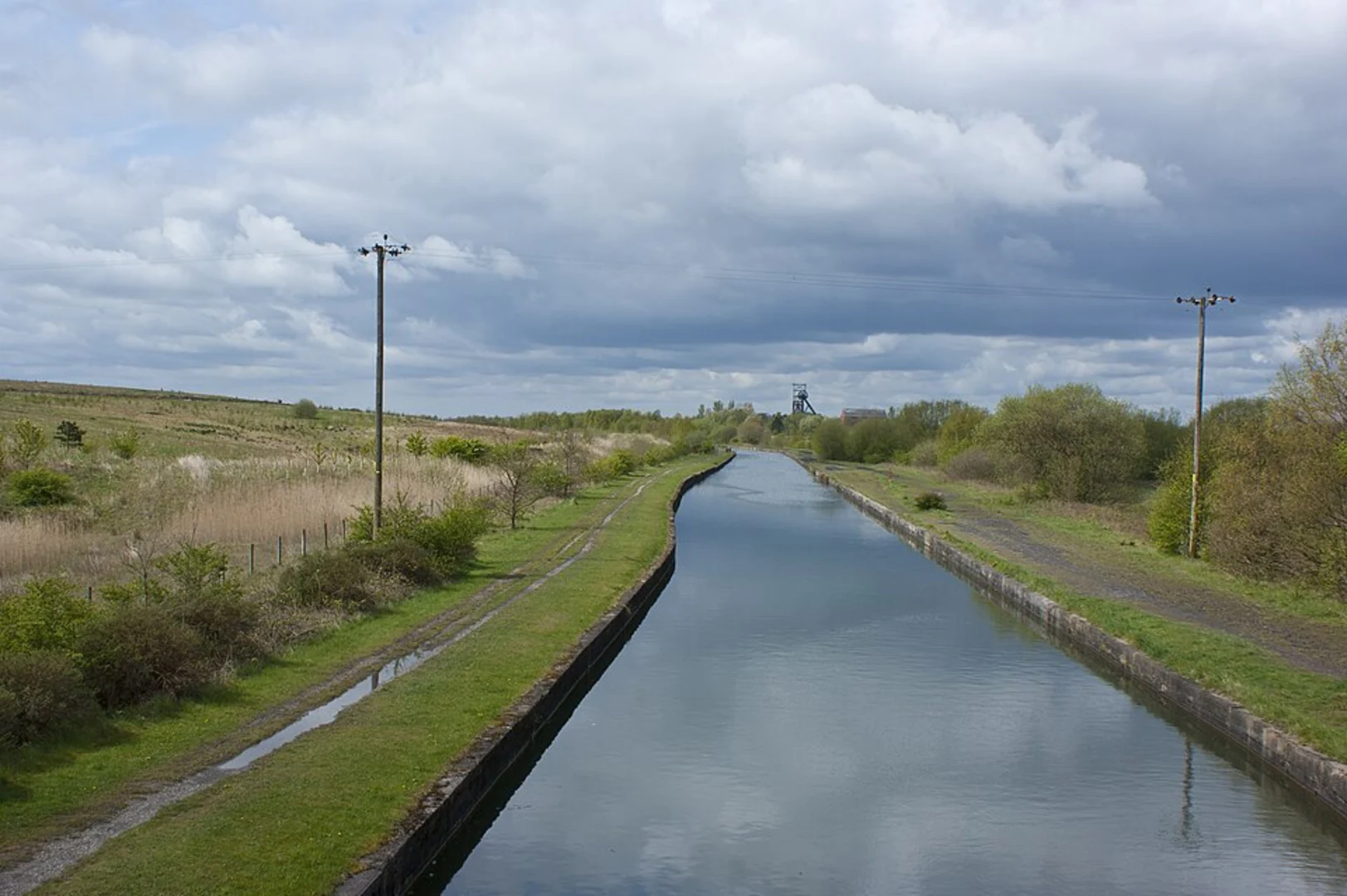 An image depicting the trail Worsley, Astley and Roe Green Loop and its surrounding area.