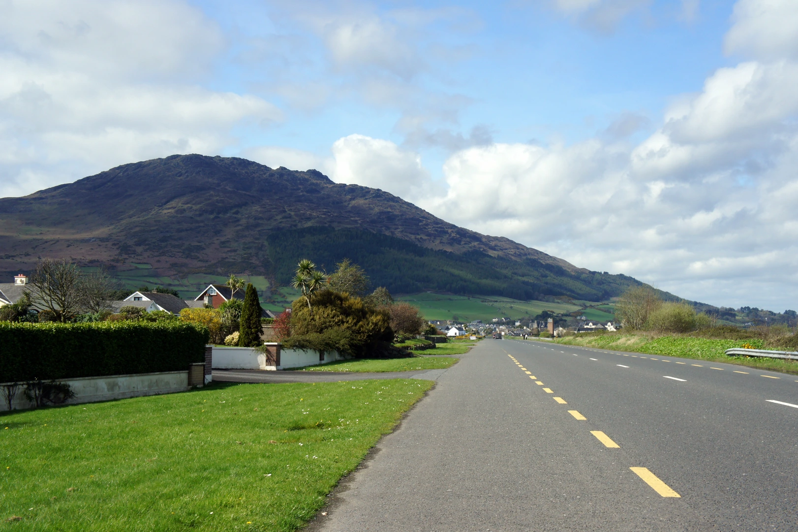 An image depicting the trail Slieve Foye Loop and its surrounding area.