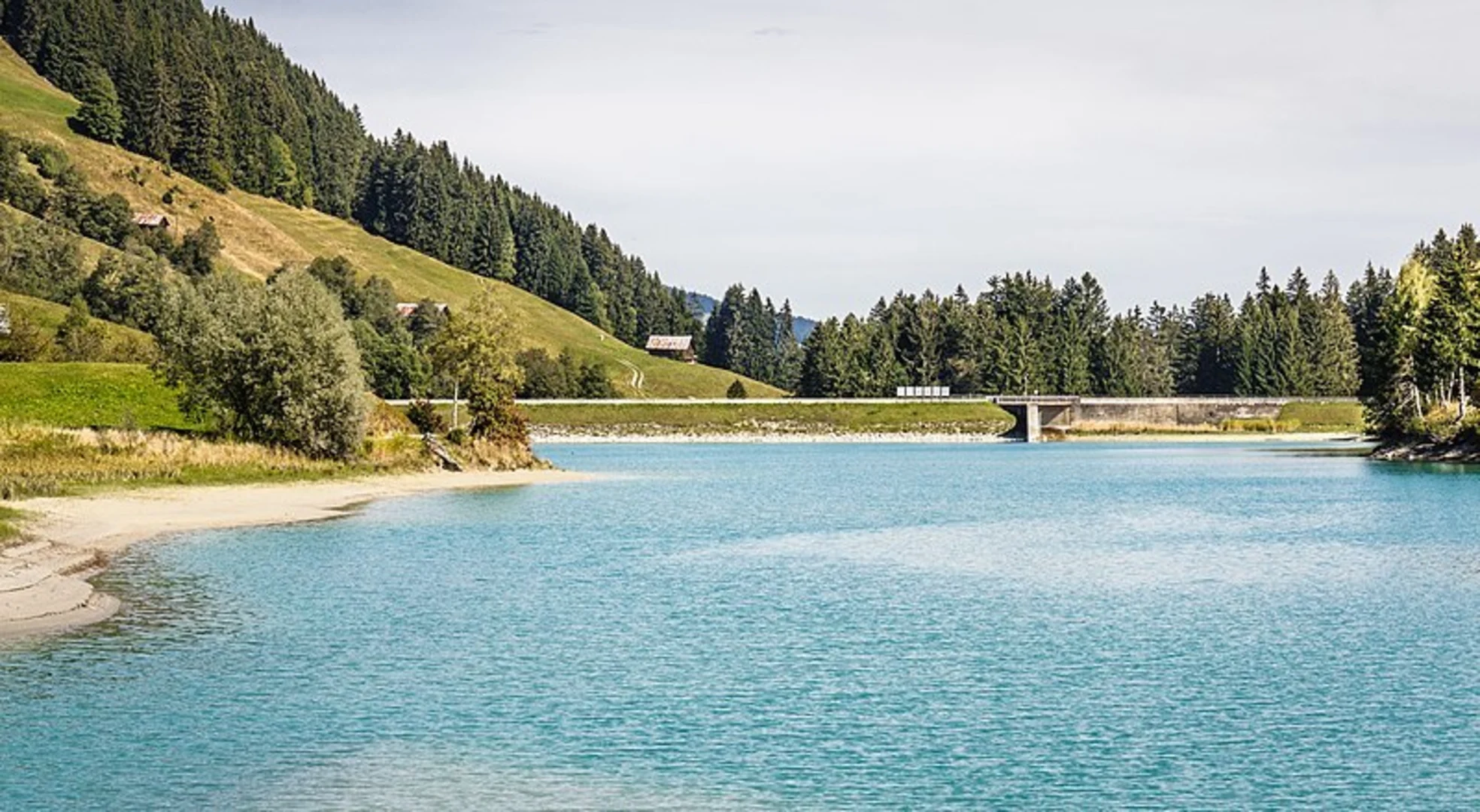 An image depicting the trail Hochtal Val Frisal and its surrounding area.