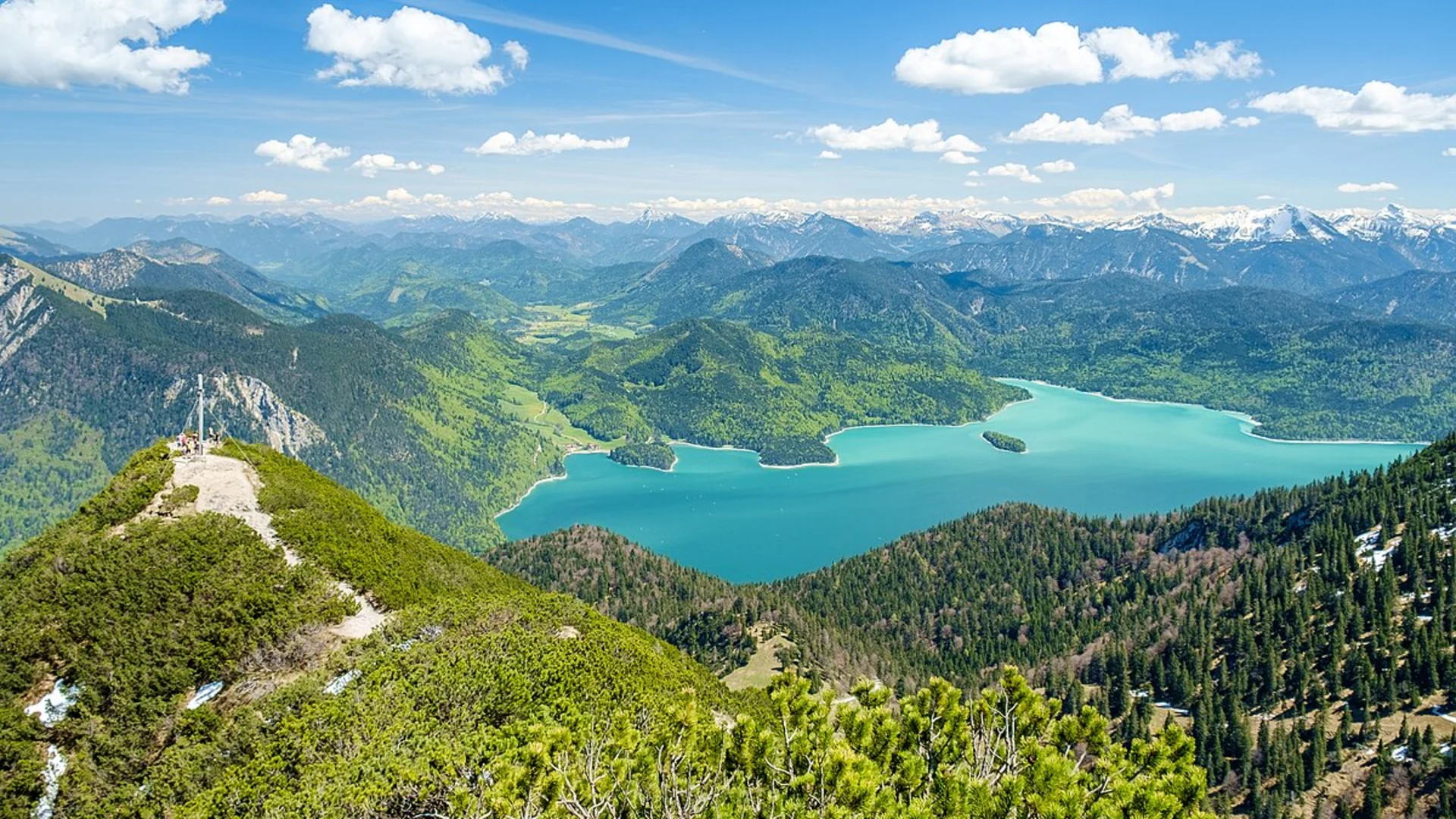 An image depicting the trail Walchensee Bucht Southwest Loop and its surrounding area.