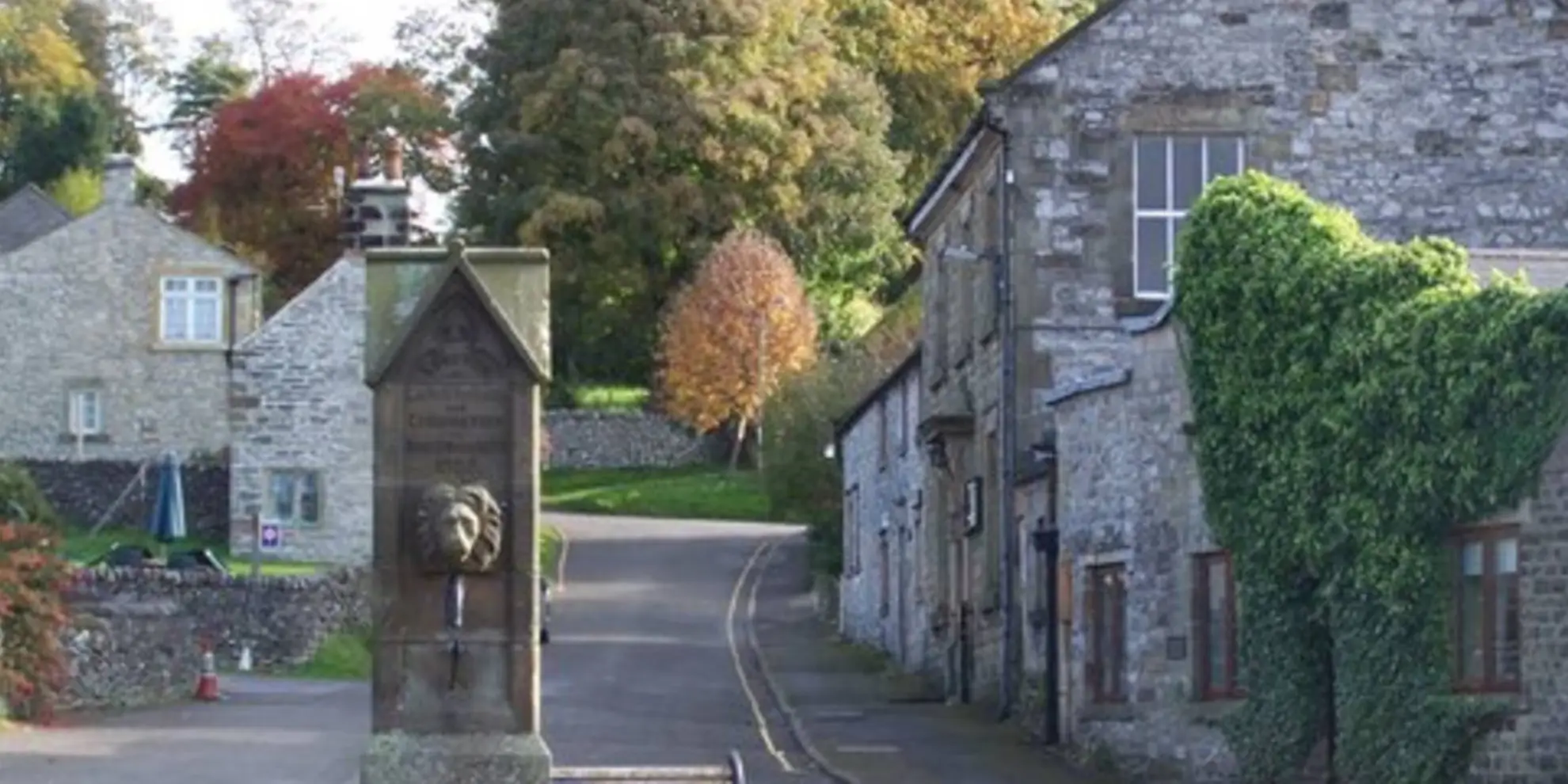 An image depicting the trail River Dove and Reynard's Lane from Hartington and its surrounding area.