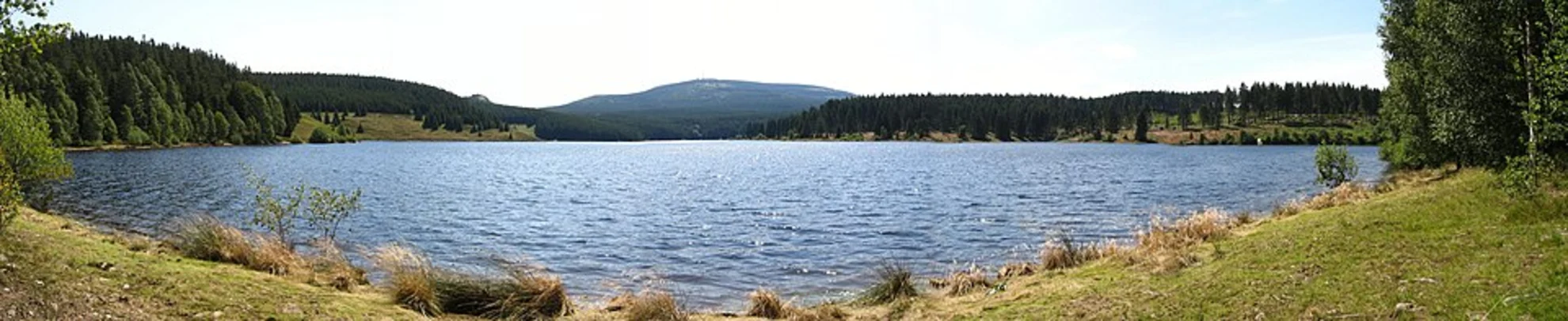 An image depicting the trail Bad Harzburg to Brocken via Eckertalsperre and Teufelsstieg and its surrounding area.