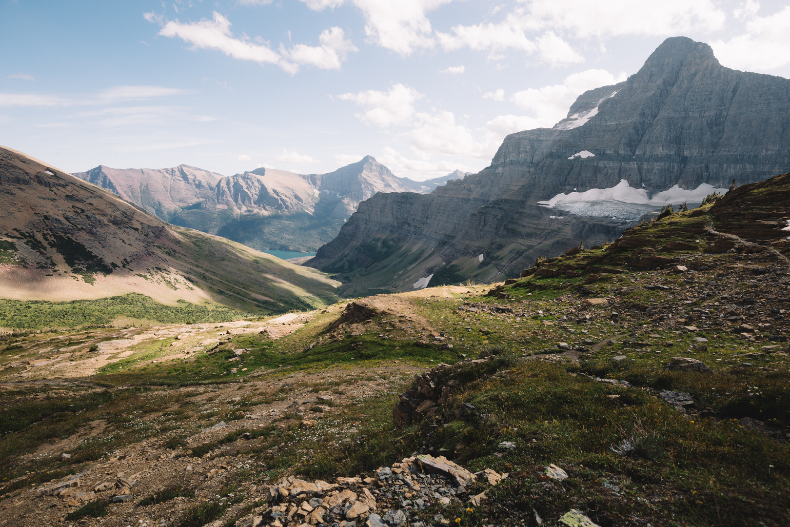 An image depicting the trail Siyeh Pass Loop and its surrounding area.