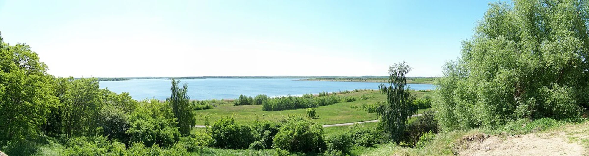 An image depicting the trail Goitzsche Short Loop via Niemegk Denkmal and its surrounding area.